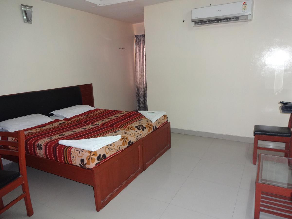 Hotel Sea Shell Park Chennai Zewnętrze zdjęcie